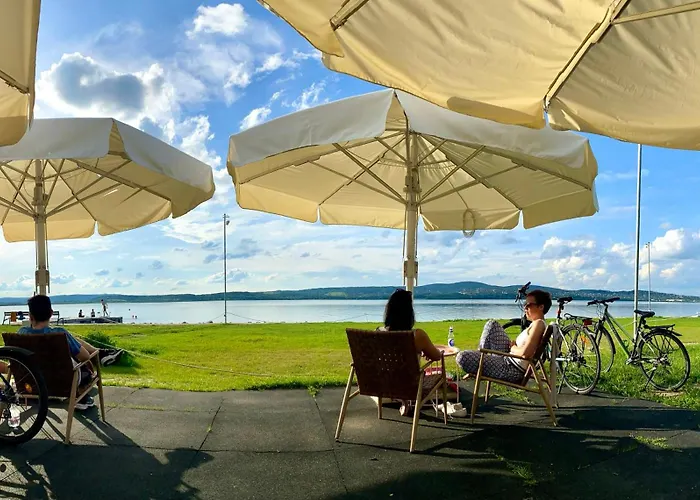 לינה וארוחת בוקר Dokk Agard *